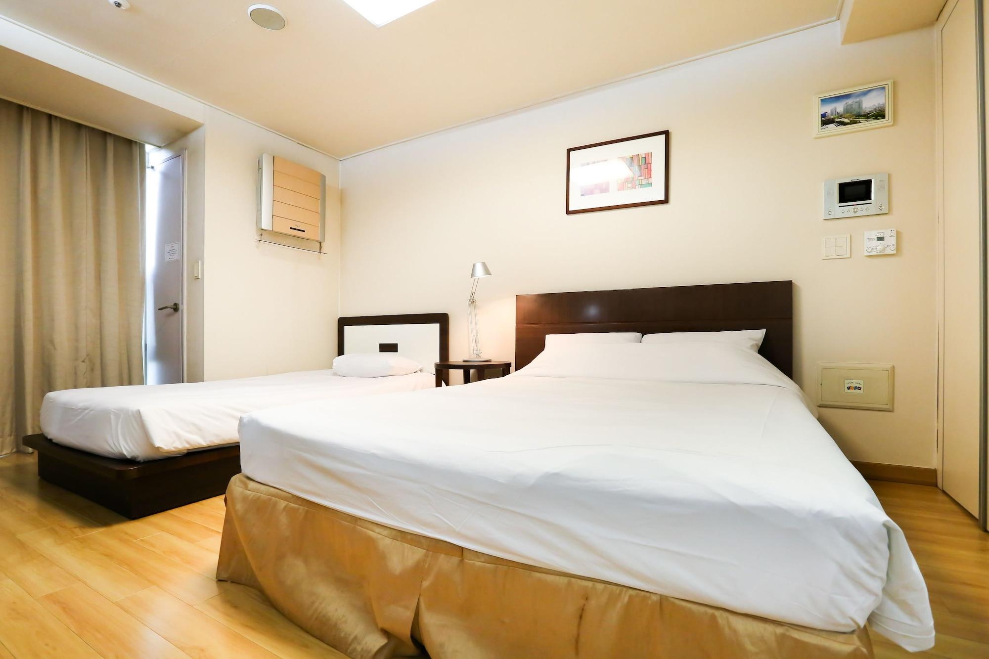 Gangnam Family Hotel Сеул Экстерьер фото