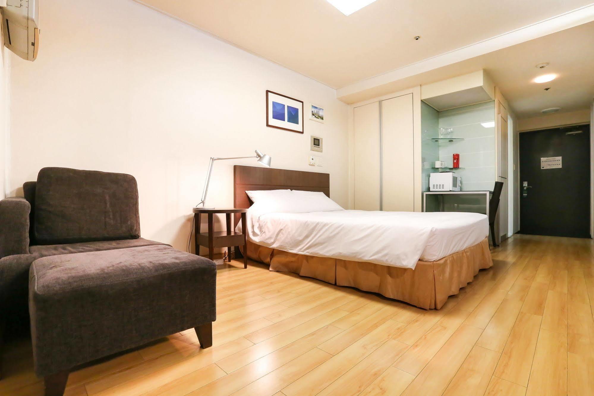 Gangnam Family Hotel Сеул Экстерьер фото